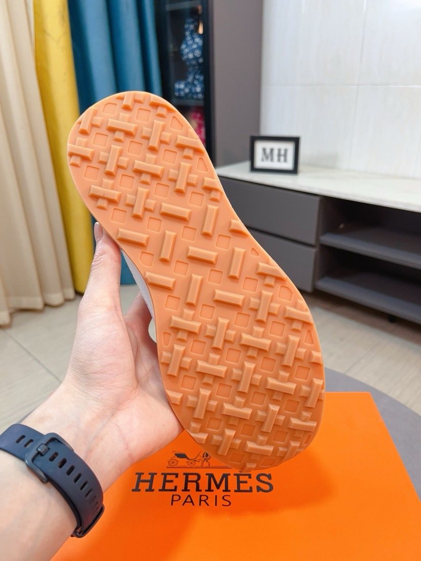 Hermès White and Light Gray Low-Top Sneakers
