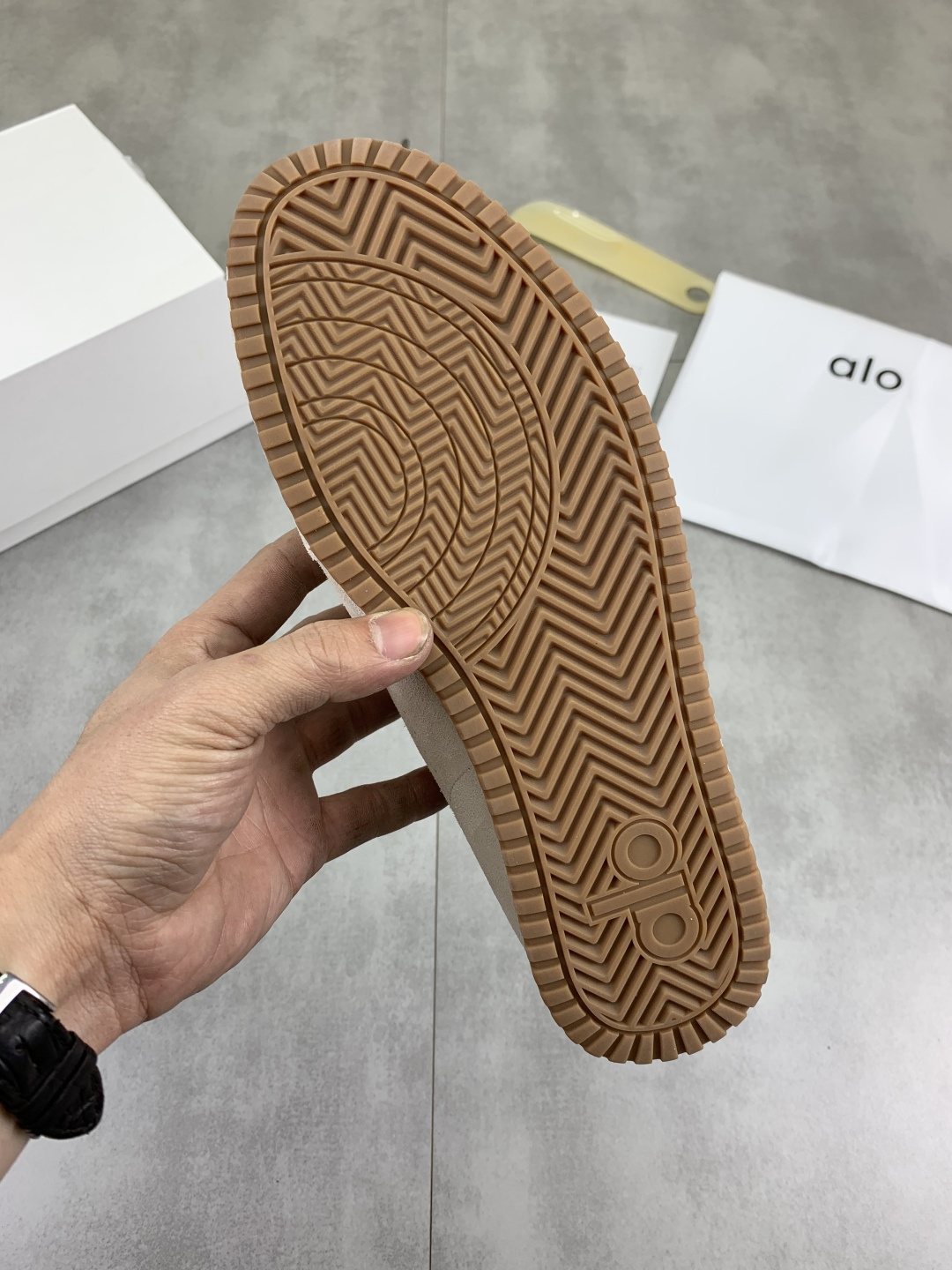 Alo Gum Sole Low-Top Sneakers