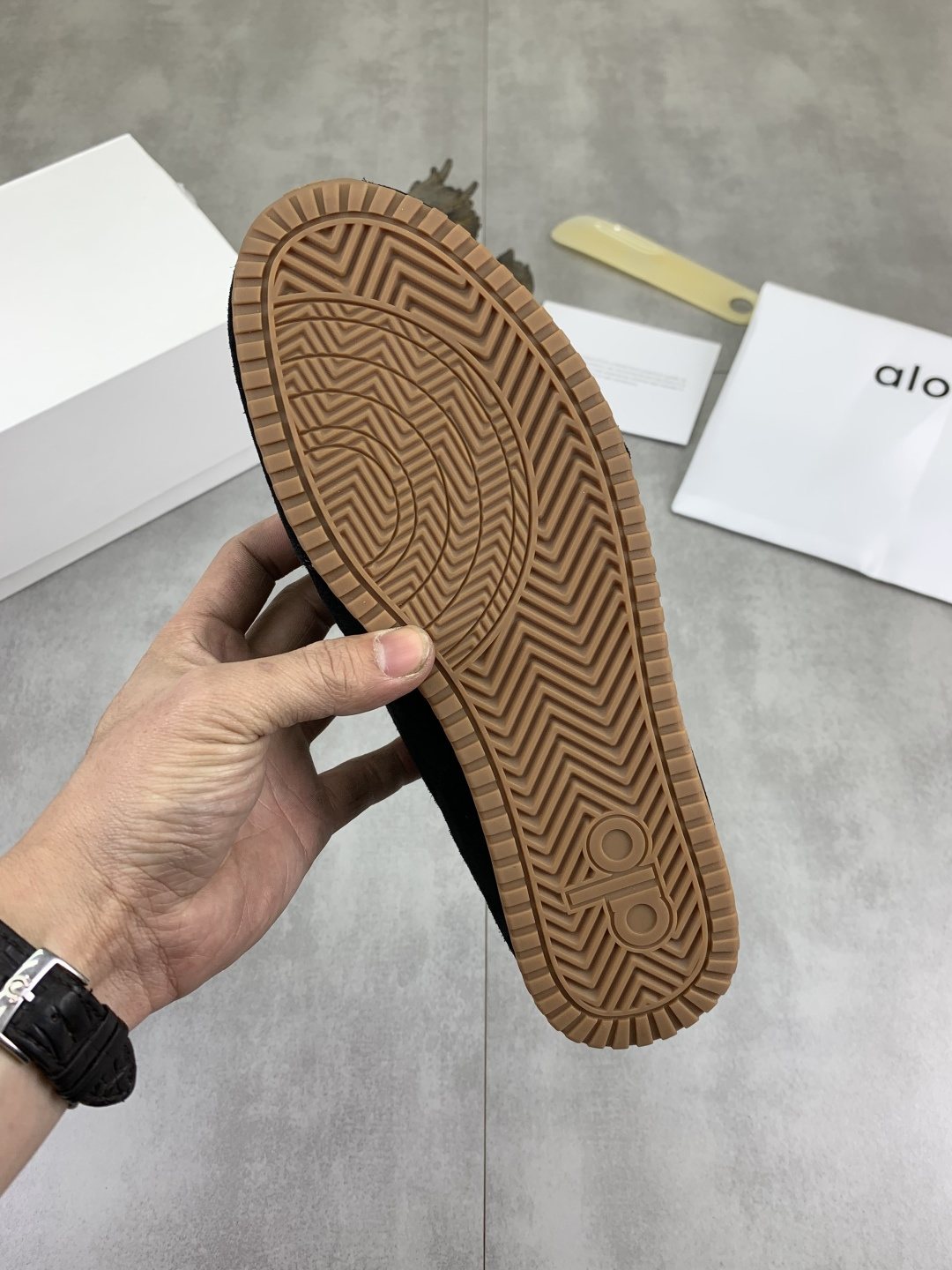 Alo Gum Sole Low-Top Sneakers