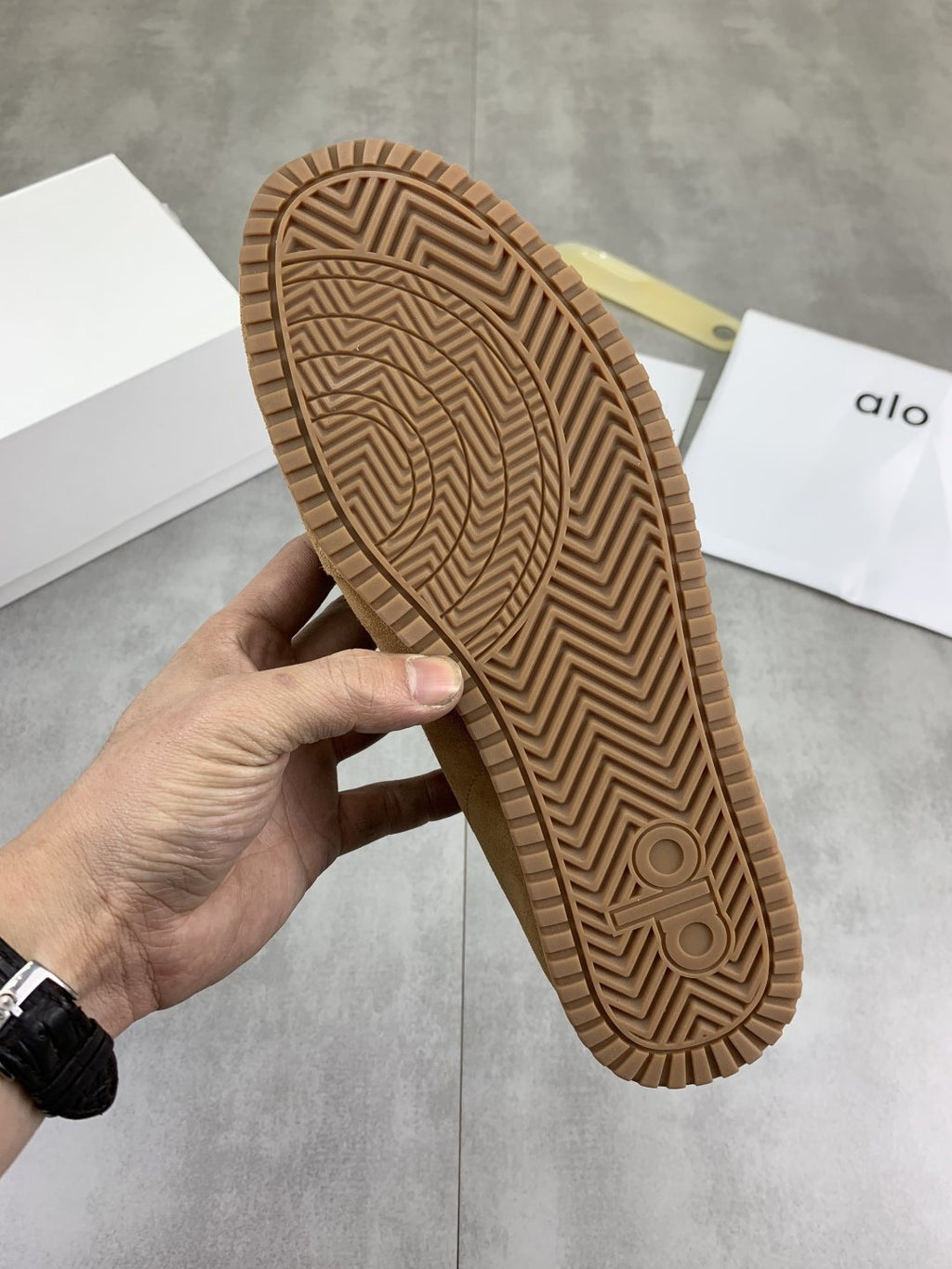 Alo Gum Sole Low-Top Sneakers