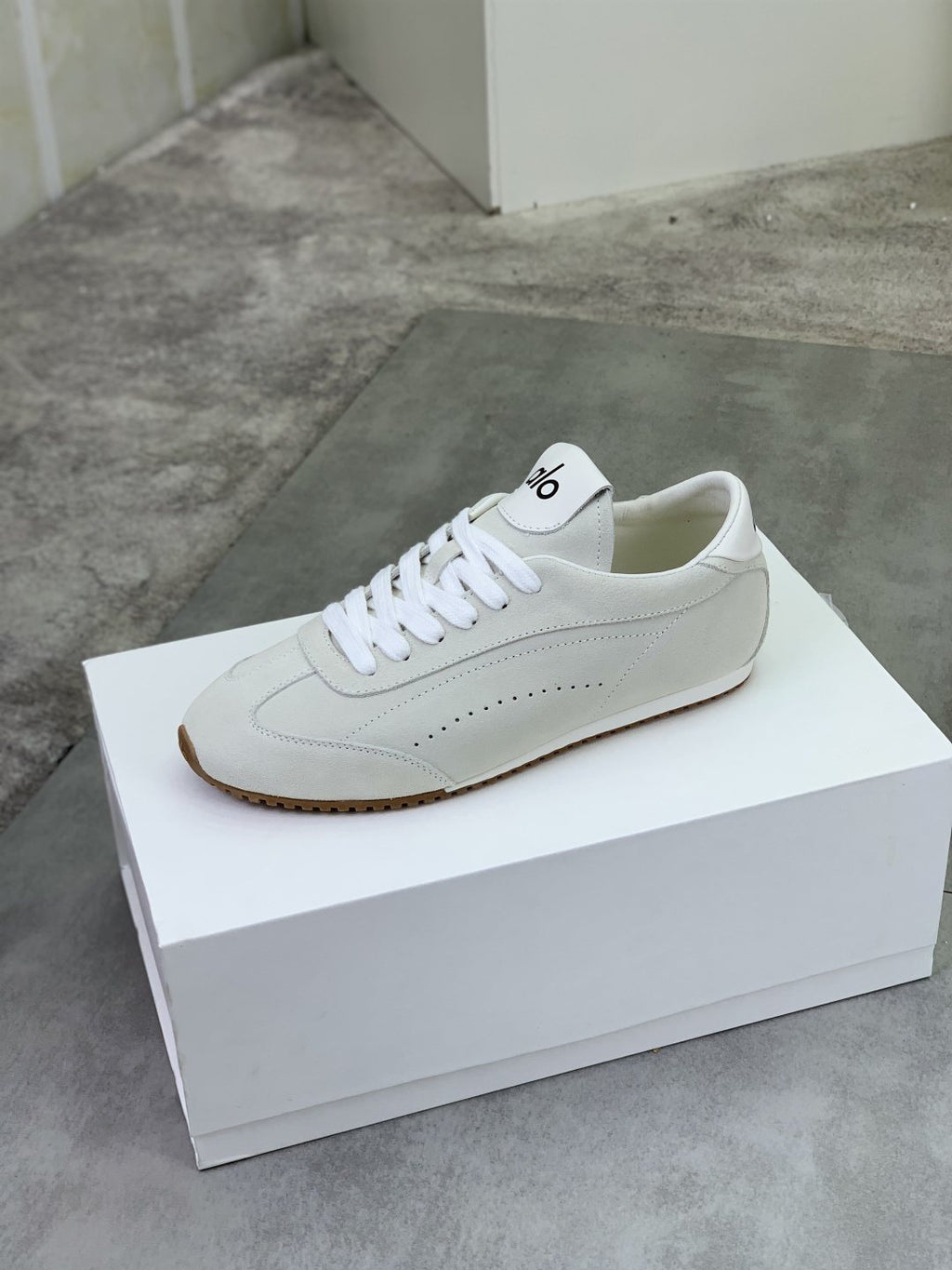 Alo Gum Sole Low-Top Sneakers